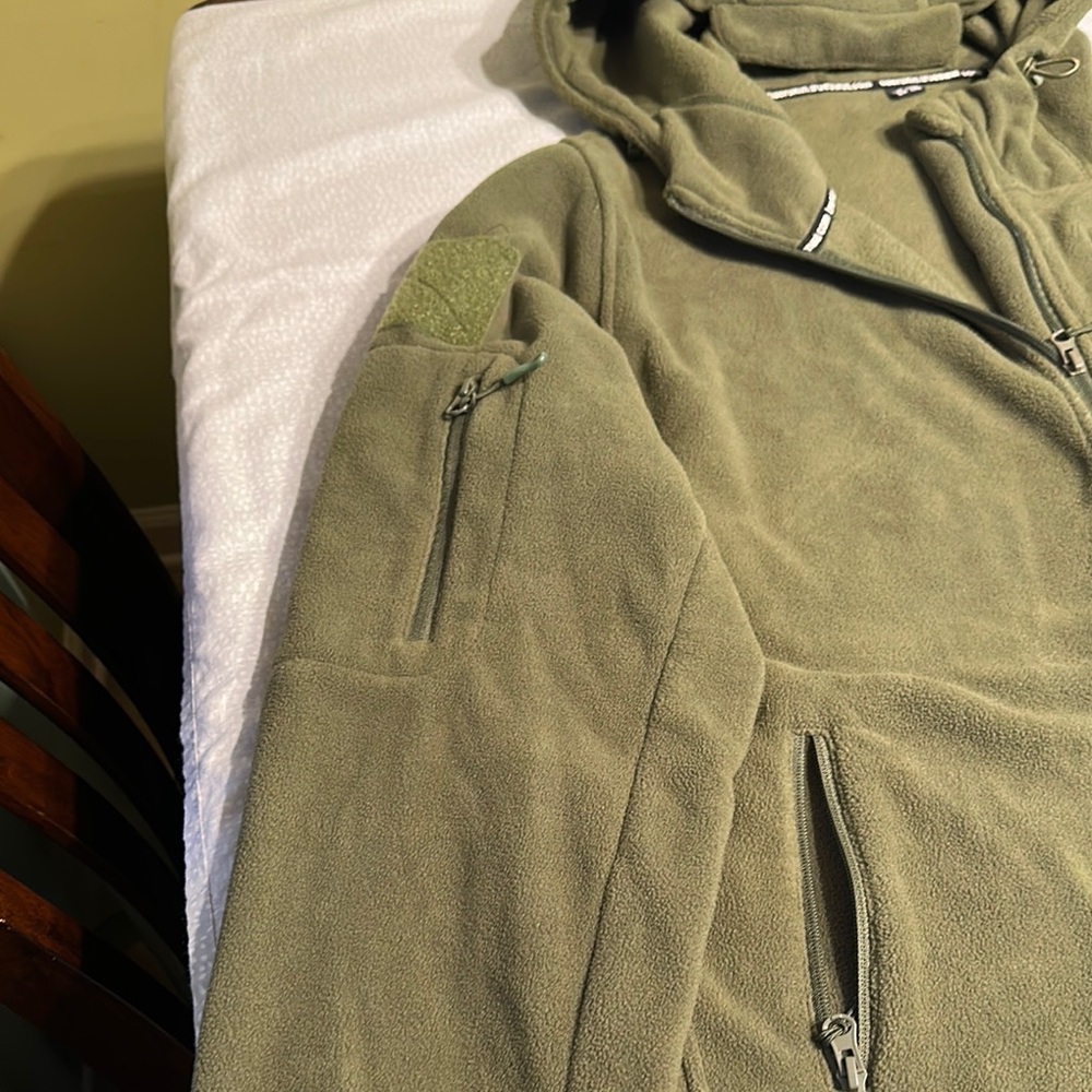 Baerskin TrueSweat Olive Green Hoodie - Picture 5 of 15